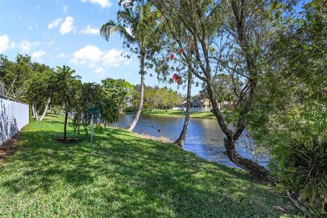 6030 Swans Way Coconut Creek FL 33073