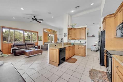 6030 Swans Way Coconut Creek FL 33073