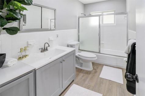 131 NE 55th Street Oakland Park FL 33334