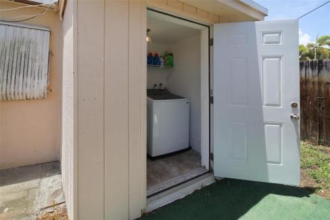 131 NE 55th Street Oakland Park FL 33334