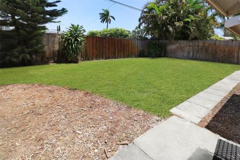 131 NE 55th Street Oakland Park FL 33334
