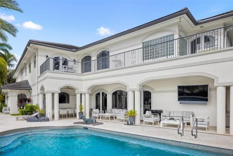 11 Bay Colony Lane Fort Lauderdale FL 33308