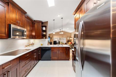 6660 NW 75th Place Parkland FL 33067