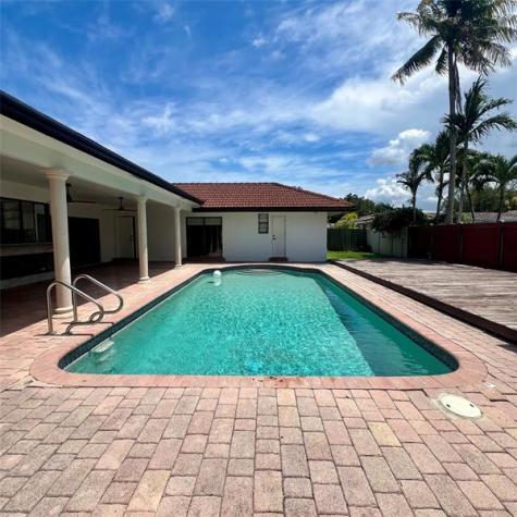 4000 N 37th Avenue Hollywood FL 33021
