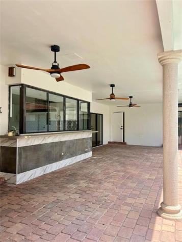 4000 N 37th Avenue Hollywood FL 33021
