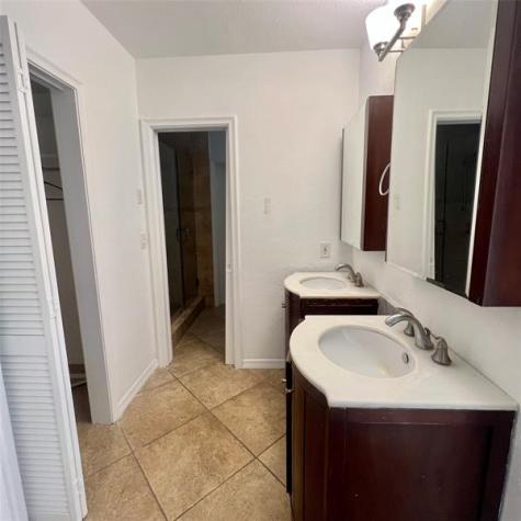 4000 N 37th Avenue Hollywood FL 33021