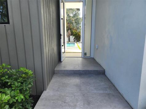 40 NE 16th Place Fort Lauderdale FL 33305