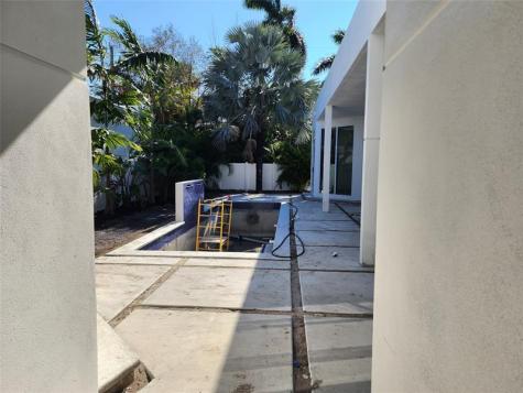 40 NE 16th Place Fort Lauderdale FL 33305