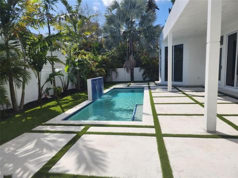 40 NE 16th Place Fort Lauderdale FL 33305