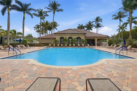 21215 Via Ventura Boca Raton FL 33433