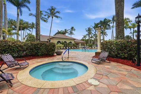 21215 Via Ventura Boca Raton FL 33433