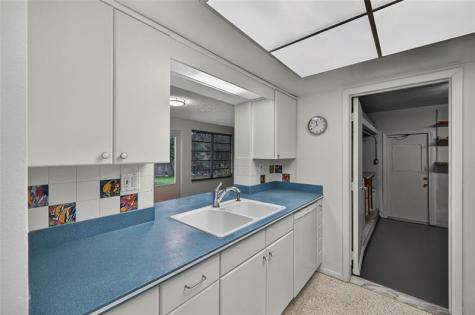 2711 NW 4th Avenue Pompano Beach FL 33064