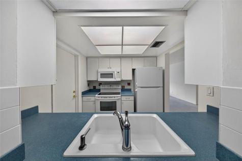 2711 NW 4th Avenue Pompano Beach FL 33064