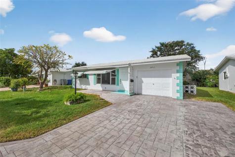 2711 NW 4th Avenue Pompano Beach FL 33064