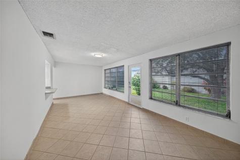 2711 NW 4th Avenue Pompano Beach FL 33064