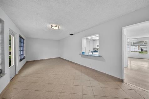 2711 NW 4th Avenue Pompano Beach FL 33064