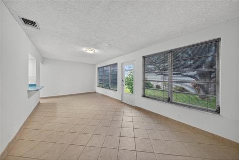 2711 NW 4th Avenue Pompano Beach FL 33064