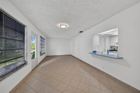 2711 NW 4th Avenue Pompano Beach FL 33064