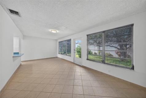 2711 NW 4th Avenue Pompano Beach FL 33064