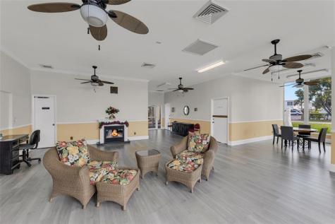 2711 NW 4th Avenue Pompano Beach FL 33064