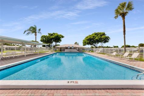 2711 NW 4th Avenue Pompano Beach FL 33064