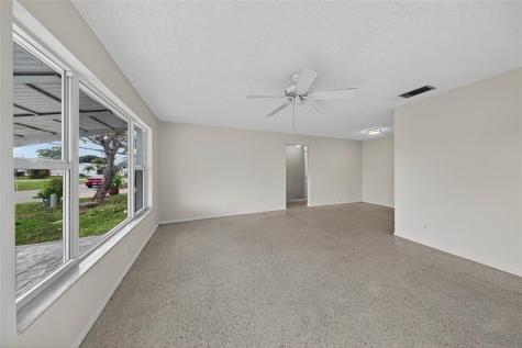 2711 NW 4th Avenue Pompano Beach FL 33064