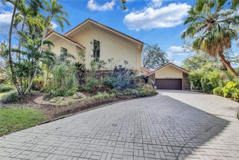 10120 Vestal Court Coral Springs FL 33071