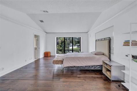 10120 Vestal Court Coral Springs FL 33071