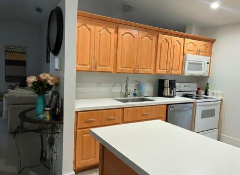 8205 SW 12th Place North Lauderdale FL 33068