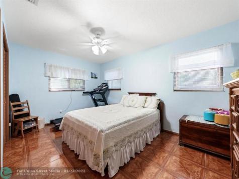 7121 NW 11th Court Plantation FL 33313