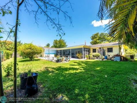 7121 NW 11th Court Plantation FL 33313