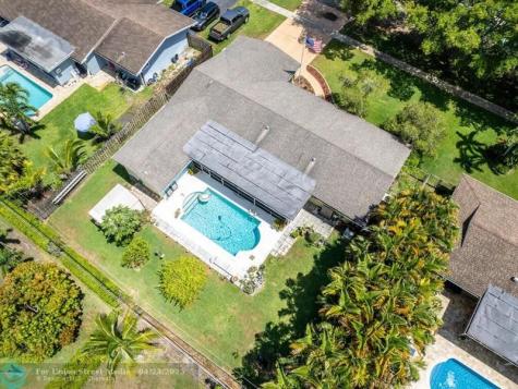 7121 NW 11th Court Plantation FL 33313