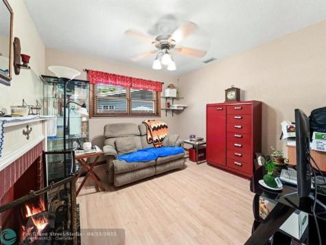 7121 NW 11th Court Plantation FL 33313