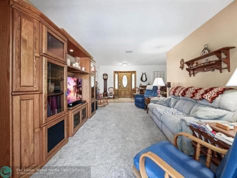 7121 NW 11th Court Plantation FL 33313