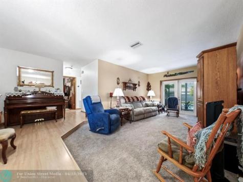 7121 NW 11th Court Plantation FL 33313