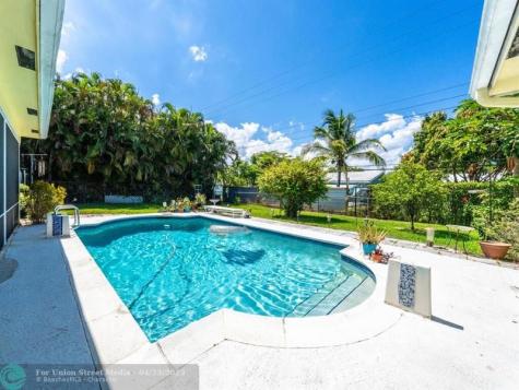 7121 NW 11th Court Plantation FL 33313