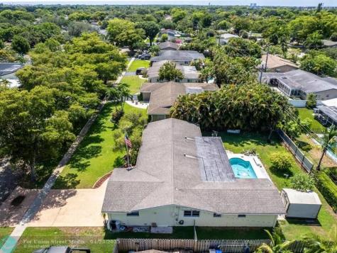 7121 NW 11th Court Plantation FL 33313