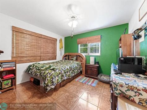 7121 NW 11th Court Plantation FL 33313