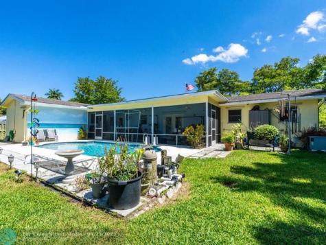 7121 NW 11th Court Plantation FL 33313