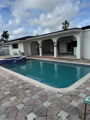 2732 NE 10th Street Pompano Beach FL 33062
