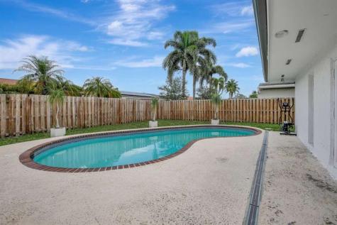 11831 NW 38th Place Sunrise FL 33323
