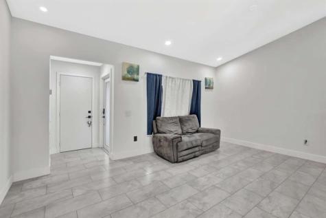 11831 NW 38th Place Sunrise FL 33323