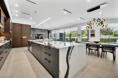 300 NE 21st Court Wilton Manors FL 33305