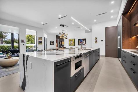 300 NE 21st Court Wilton Manors FL 33305