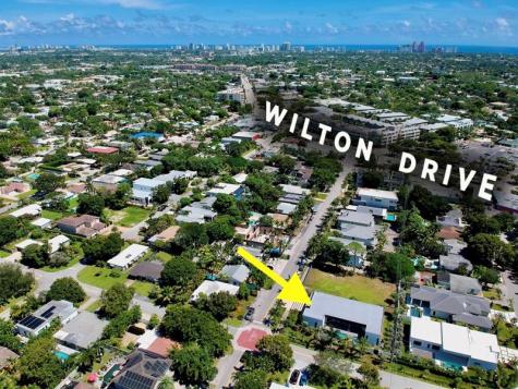300 NE 21st Court Wilton Manors FL 33305