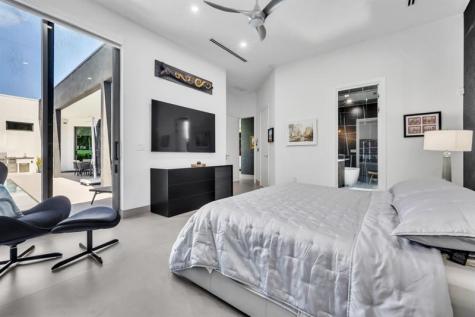 300 NE 21st Court Wilton Manors FL 33305