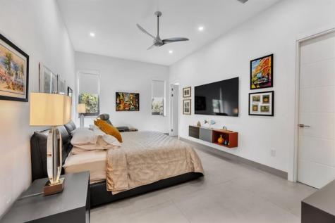 300 NE 21st Court Wilton Manors FL 33305