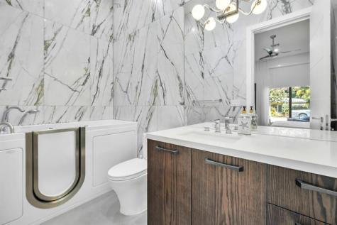 300 NE 21st Court Wilton Manors FL 33305