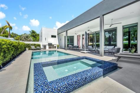 300 NE 21st Court Wilton Manors FL 33305