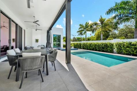 300 NE 21st Court Wilton Manors FL 33305